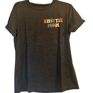 NWOT Swiftie Mom Dark Gray T Shirt Hi It's Me Hi I'm the Cool Mom It's Me sz Med